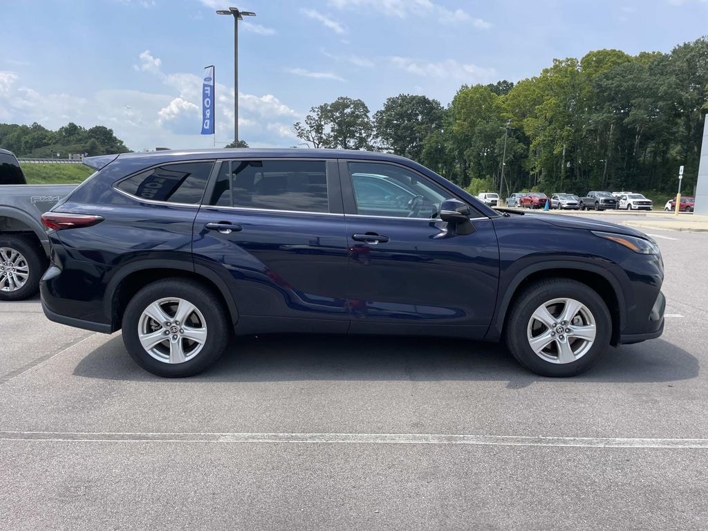 Used 2025 Toyota Highlander LE SUV