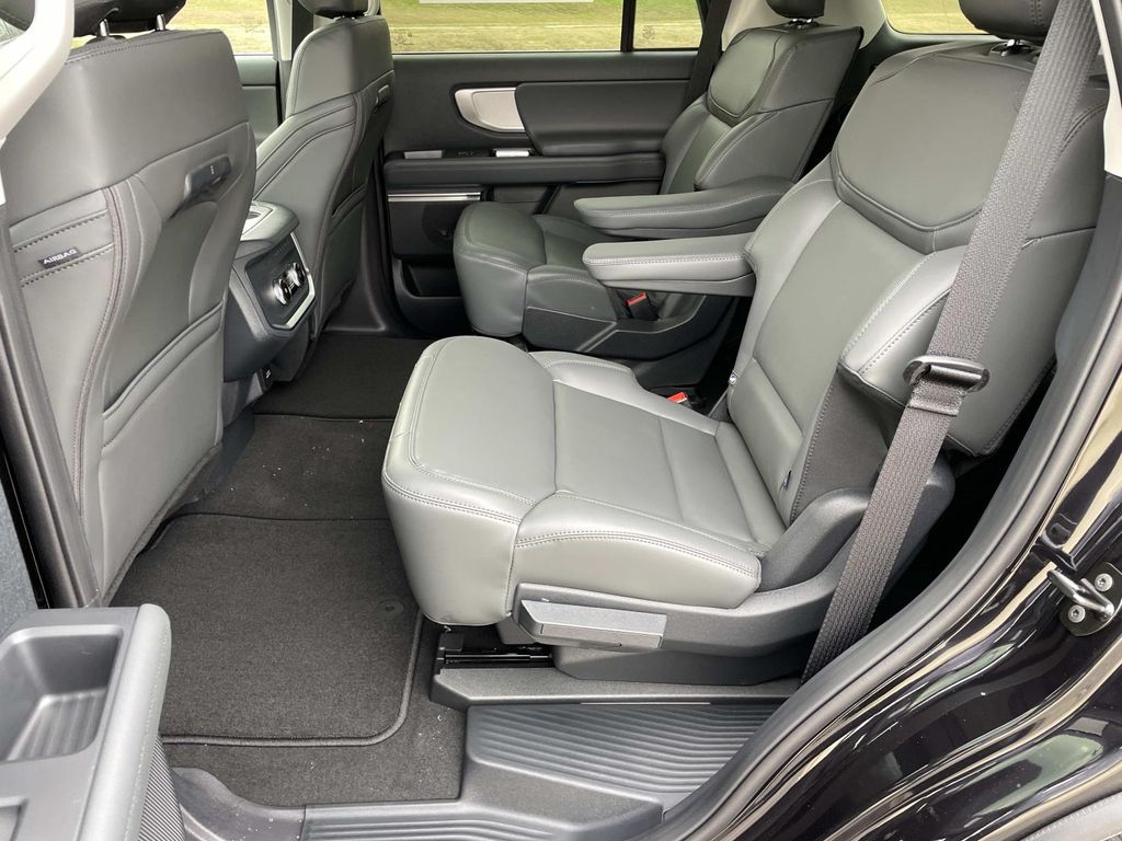 2026 Ford Expedition Active - Photo 6