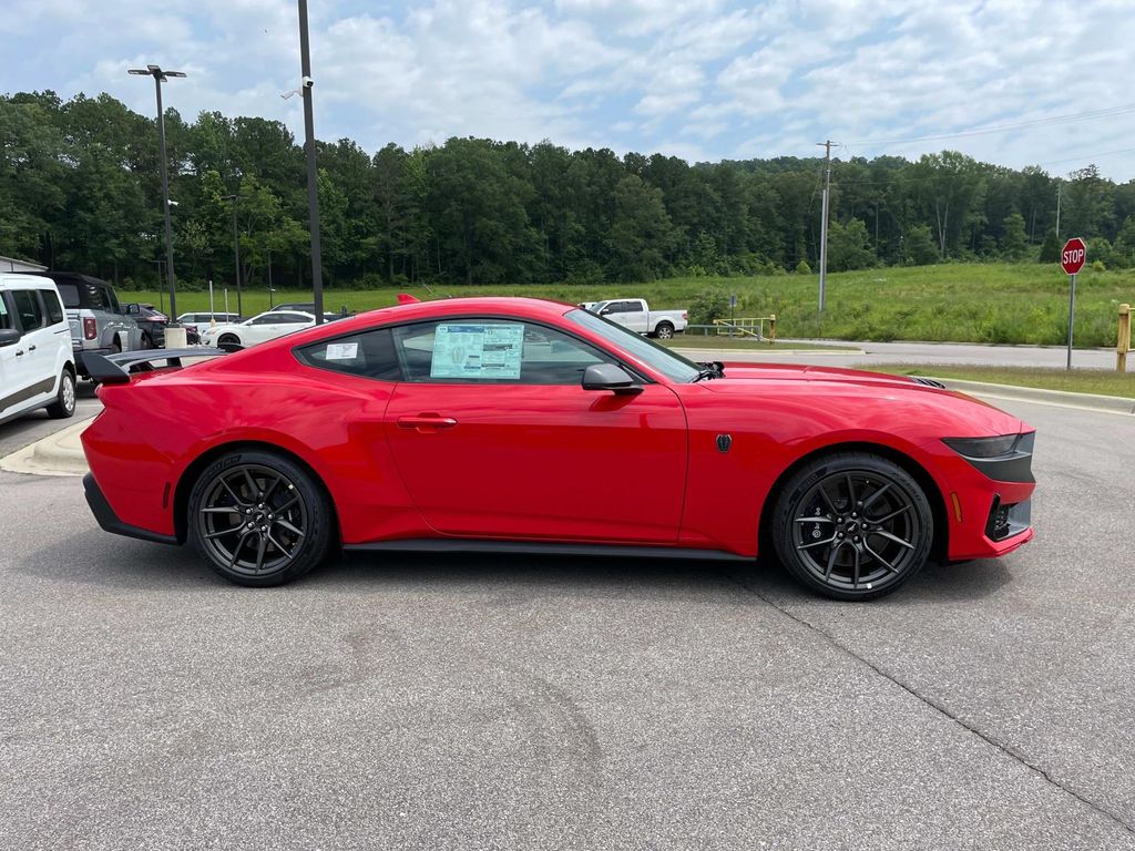2025 Ford Mustang Dark Horse - Photo 2