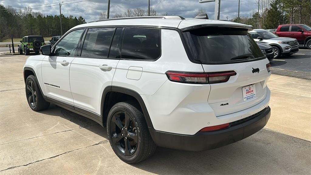 2023 Jeep Grand Cherokee Altitude photo 2