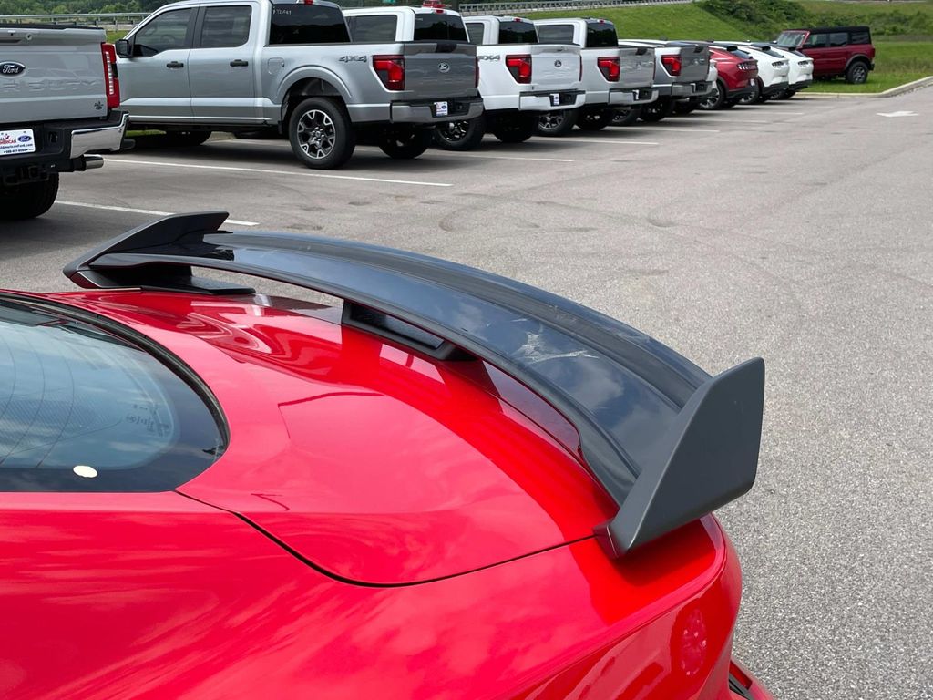2025 Ford Mustang Dark Horse - Photo 8