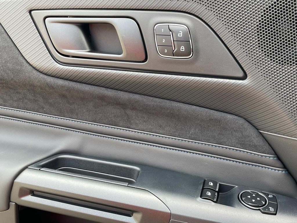 2025 Ford Mustang Dark Horse - Photo 10