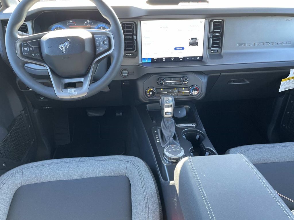 2025 Ford Bronco 4-Door Base - Photo 8