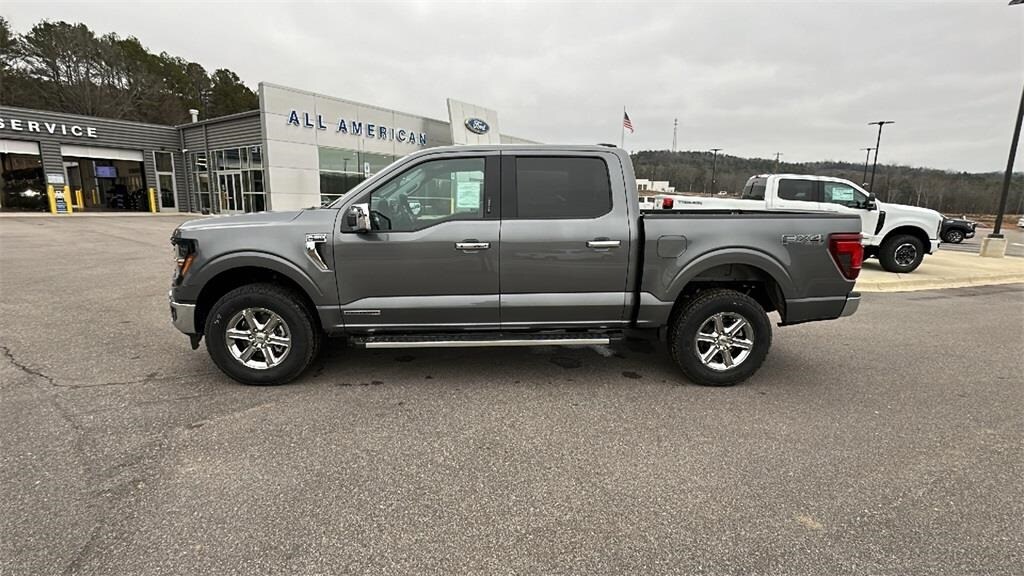 2024 Ford F-150 XLT photo 2