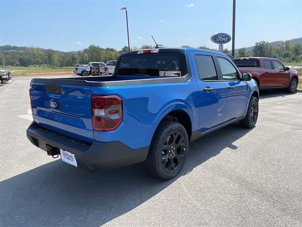 2025 Ford Maverick XLT photo 2
