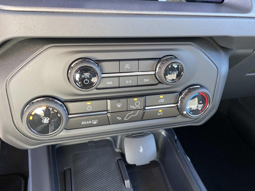 2025 Ford Bronco 4-Door Base - Photo 12