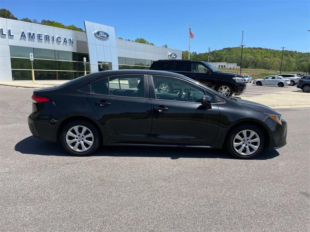 Used 2021 Toyota Corolla LE with VIN 5YFEPMAE5MP211435 for sale in Springville, AL