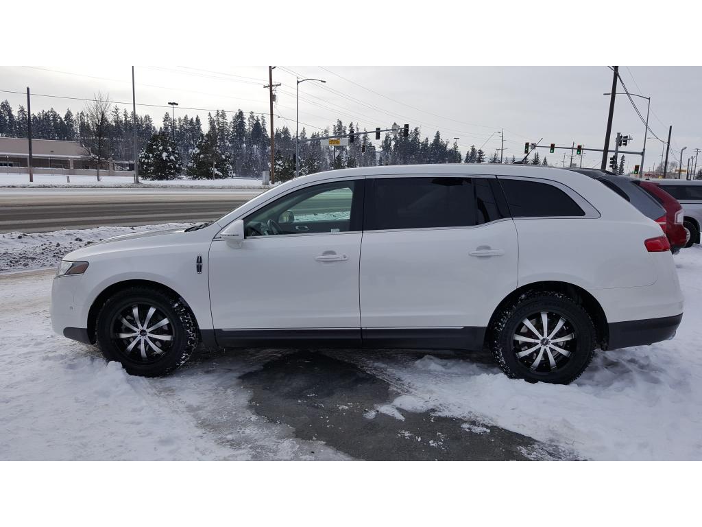 2010 Lincoln MKT EcoBoost's photo
