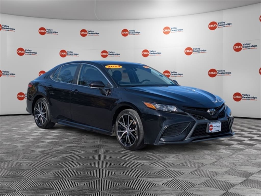 Used 2022 Toyota Camry SE Sedan
