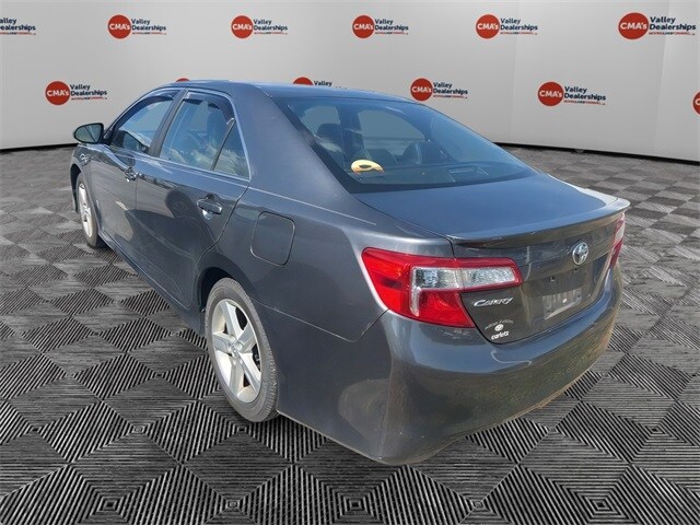 2014 Toyota Camry L photo 2