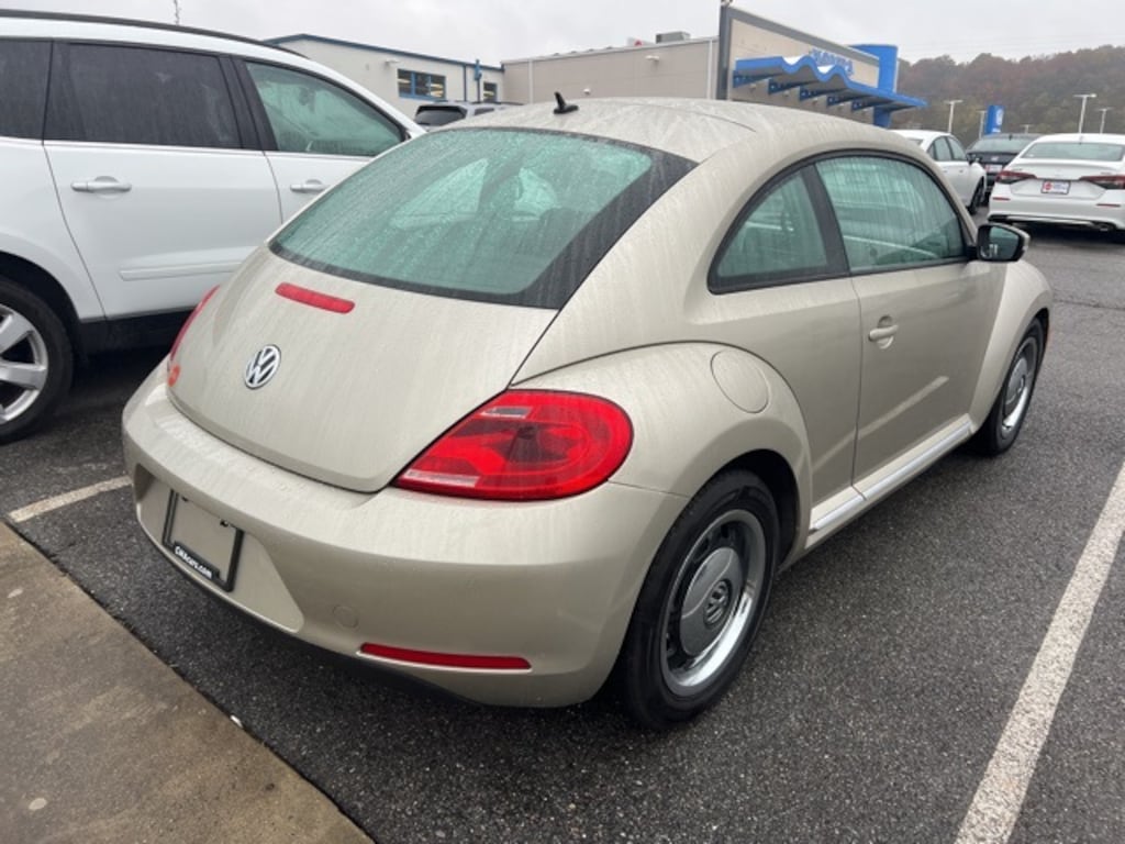 Used 2012 Volkswagen Beetle 2.5L Hatchback