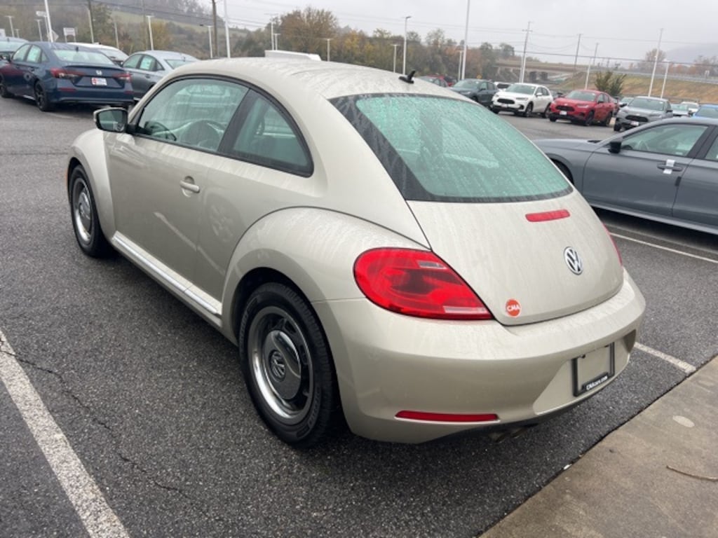 Used 2012 Volkswagen Beetle 2.5L Hatchback