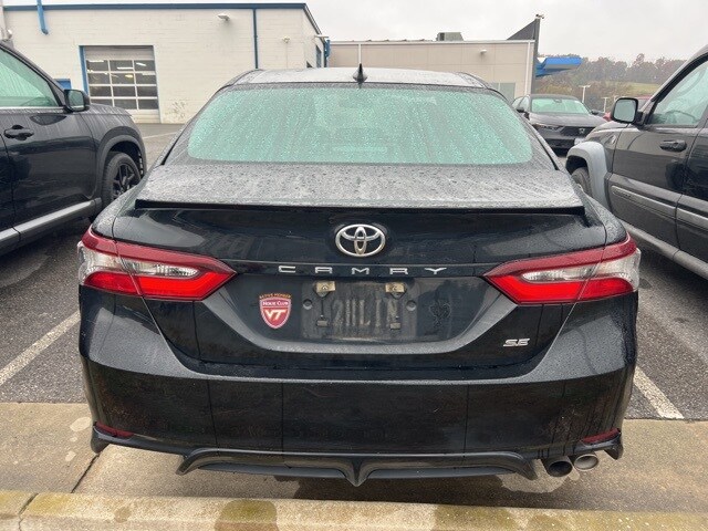 2022 Toyota Camry SE photo 3