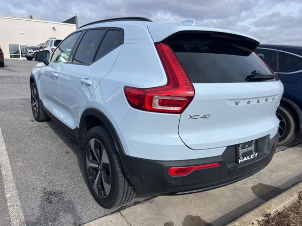 Used 2026 Volvo XC40 B5 Plus SUV