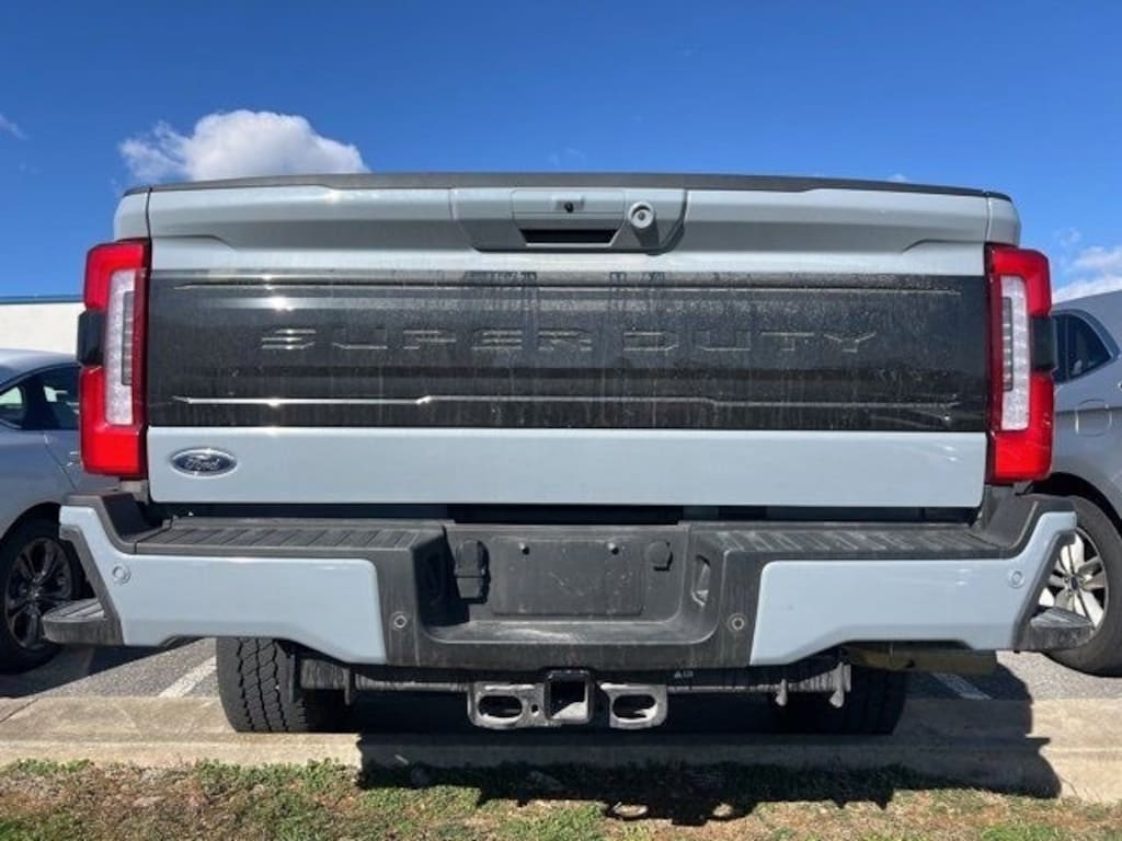 Used 2025 Ford F-250SD Platinum Truck