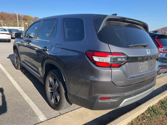 2024 Honda Pilot EX-L photo 2