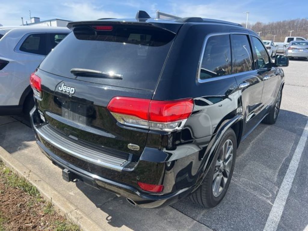 Used 2018 Jeep Grand Cherokee Overland SUV