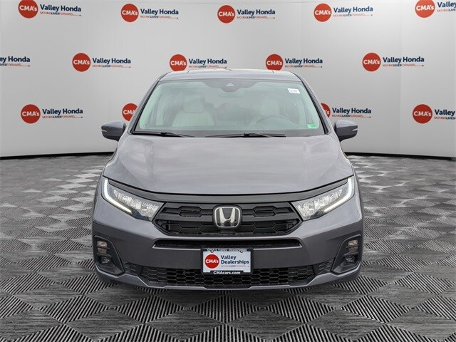 2026 Honda Odyssey Touring photo 2