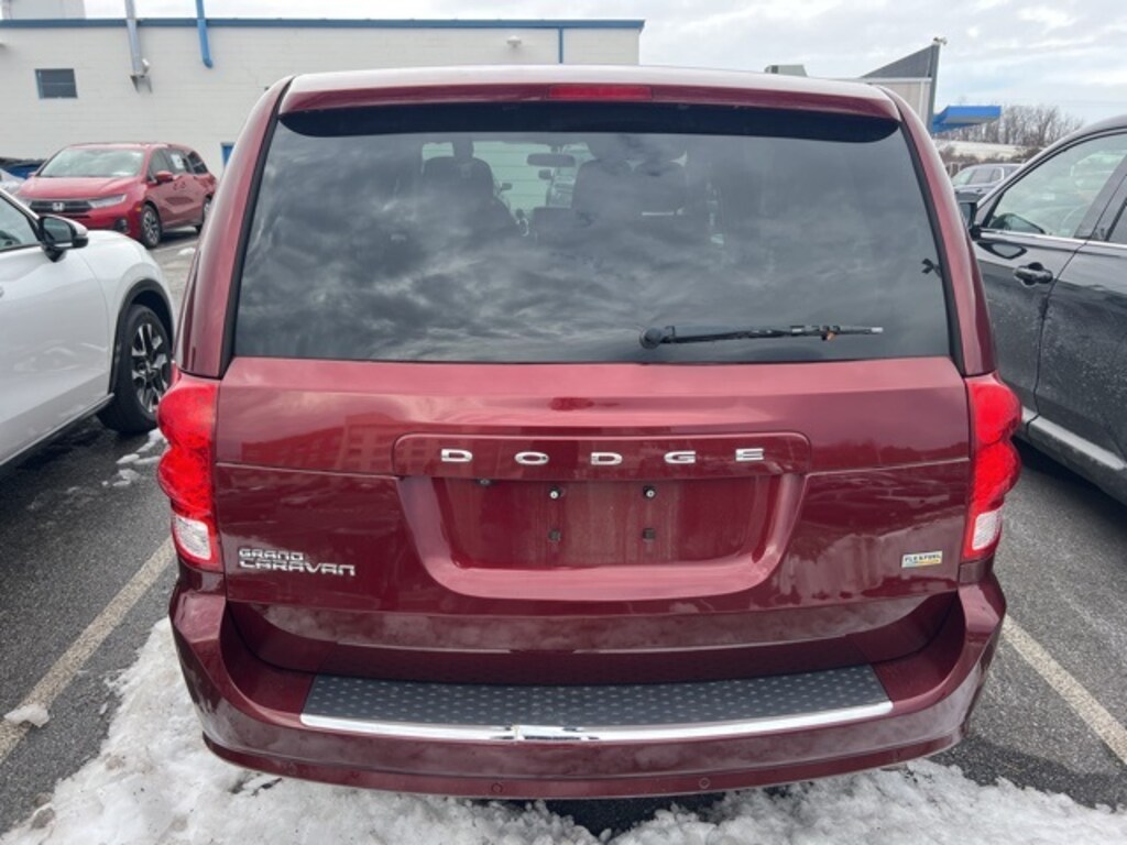 Used 2017 Dodge Grand Caravan SE Minivan/Van
