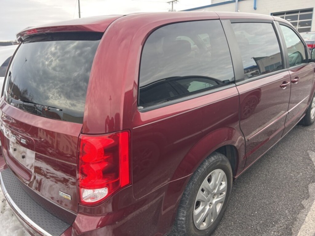 Used 2017 Dodge Grand Caravan SE Minivan/Van