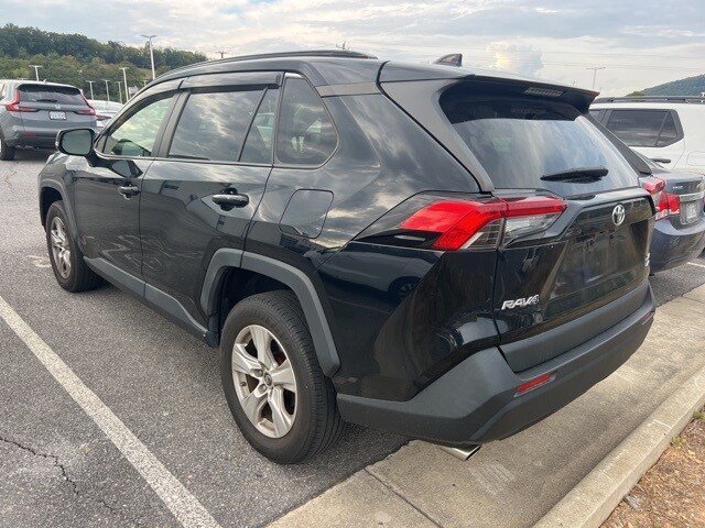 2019 Toyota RAV4 XLE photo 2