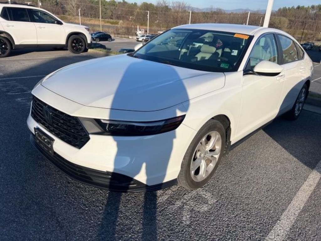 Used 2023 Honda Accord LX Sedan
