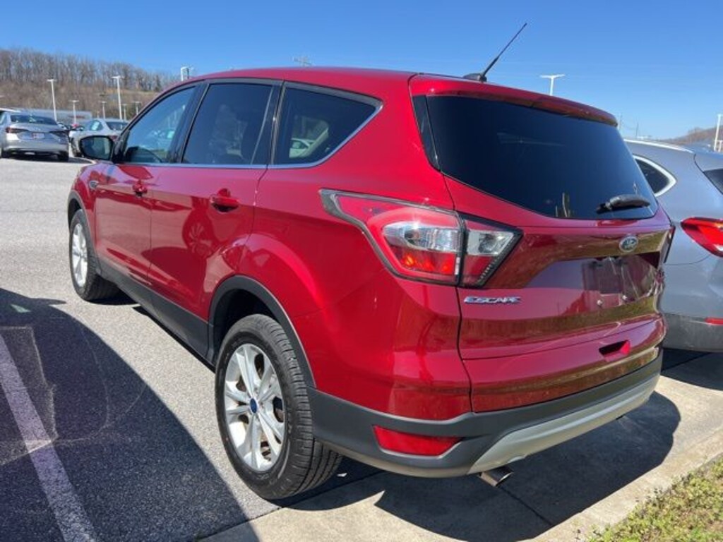 Used 2017 Ford Escape SE SUV