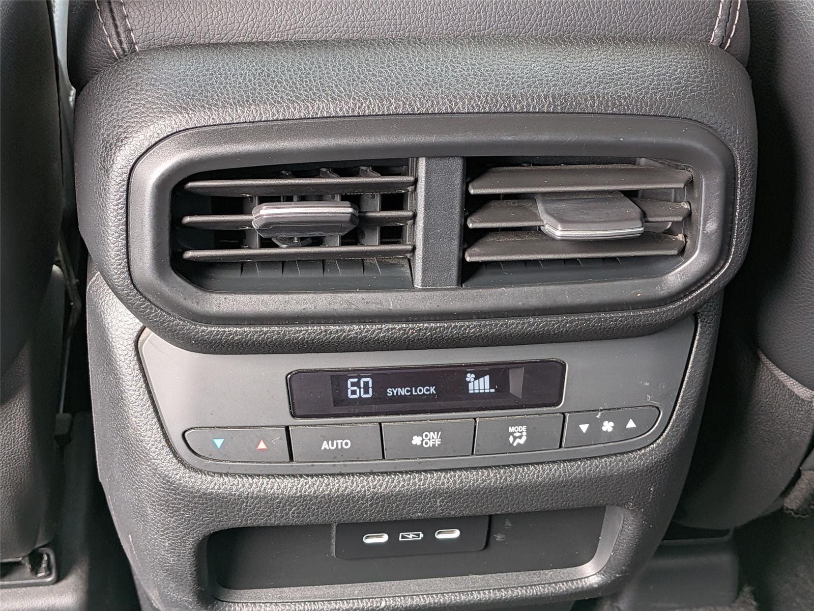2024 Honda Pilot Touring - Photo 30
