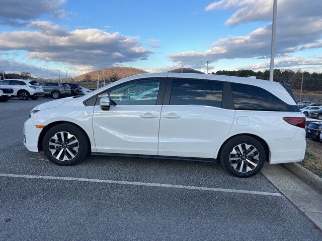 2025 Honda Odyssey EX-L photo 2