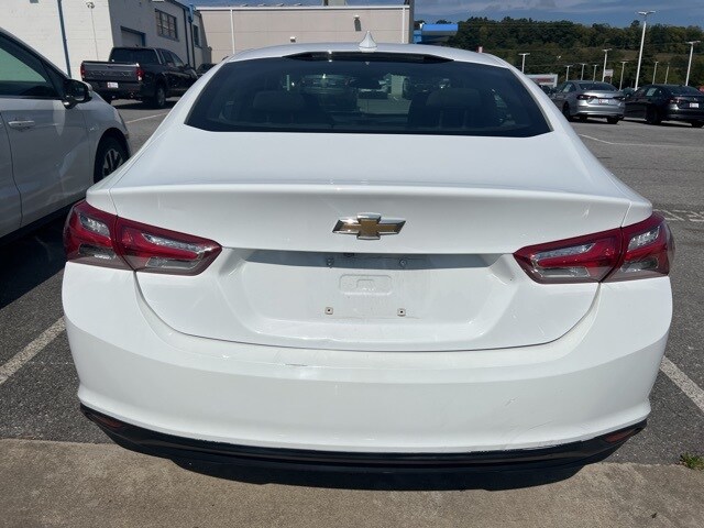 2022 Chevrolet Malibu 1LT photo 3