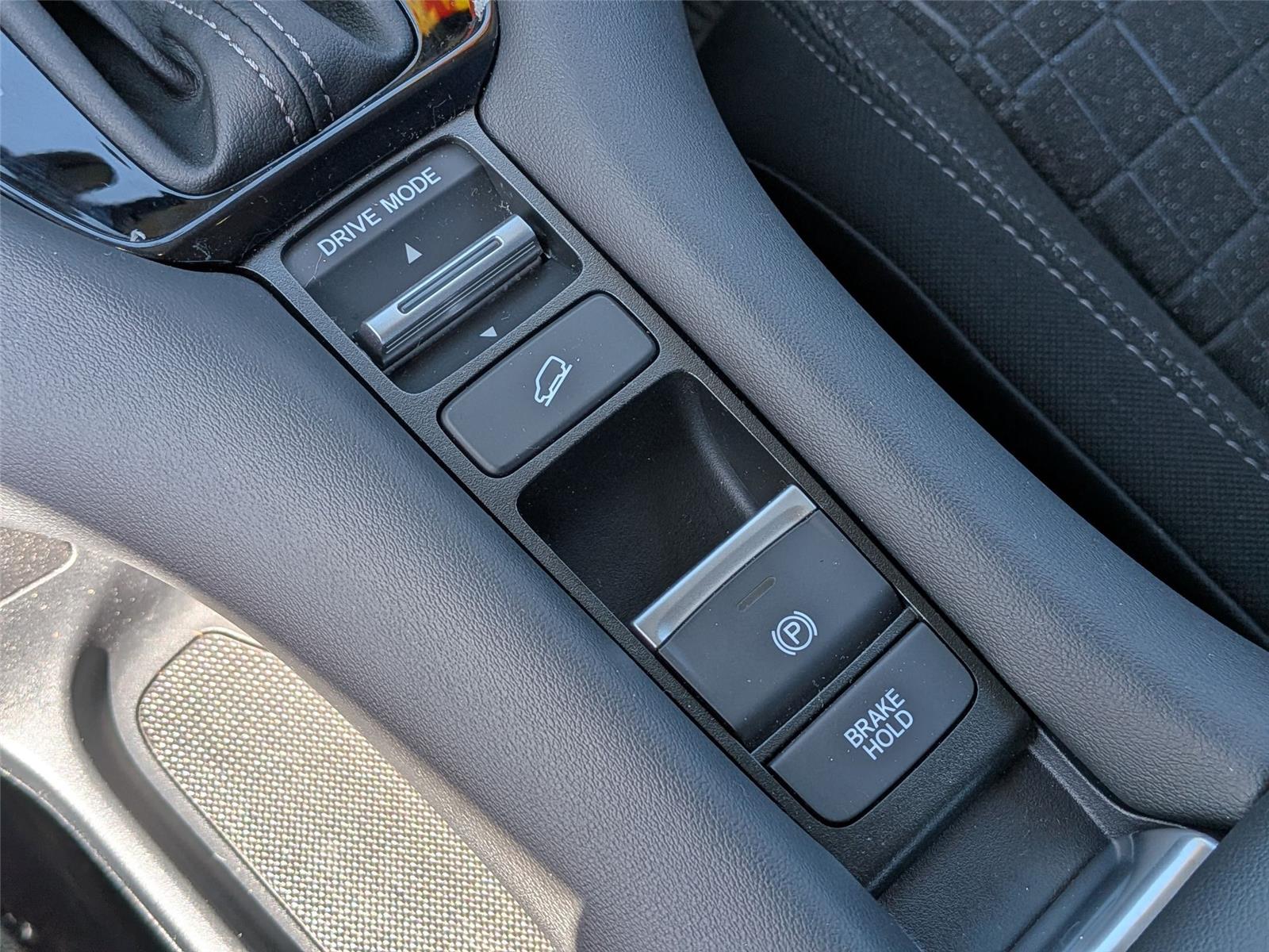 2024 Honda HR-V LX - Photo 15