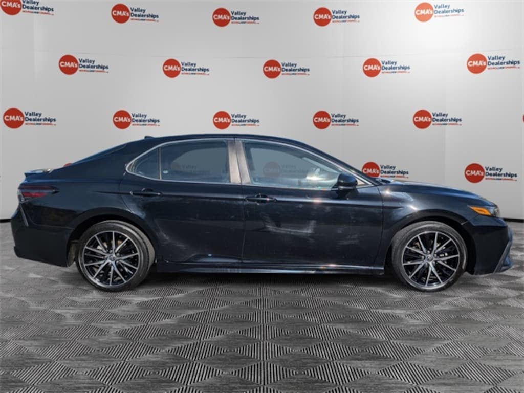 Used 2022 Toyota Camry SE Sedan