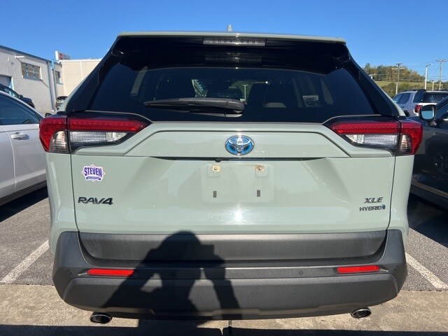 2021 Toyota RAV4 Hybrid XLE Premium photo 3