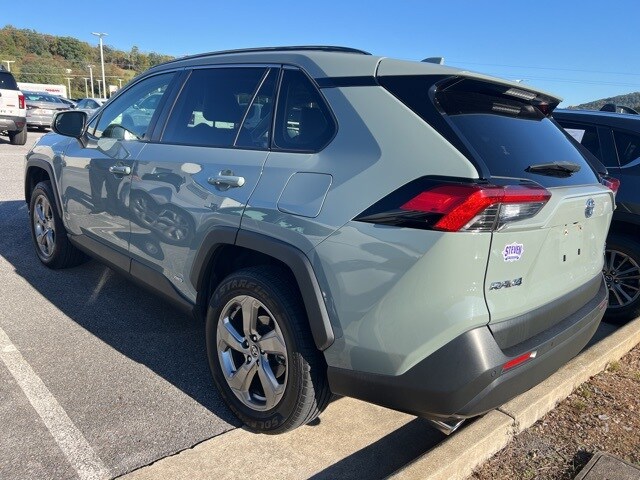 2021 Toyota RAV4 Hybrid XLE Premium photo 2