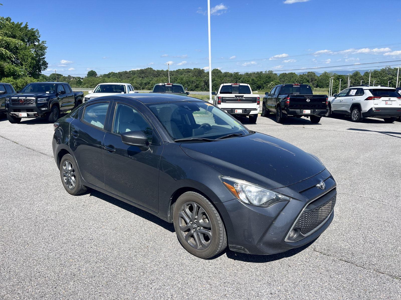 2019 Toyota Yaris LE MT's photo