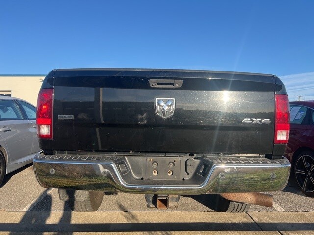 2015 Ram 3500 SLT photo 3