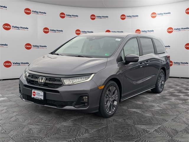 2026 Honda Odyssey Touring's photo