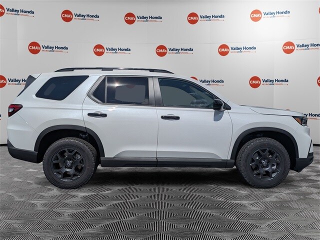 2025 Honda Pilot TrailSport photo 2