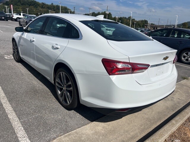 2022 Chevrolet Malibu 1LT photo 2