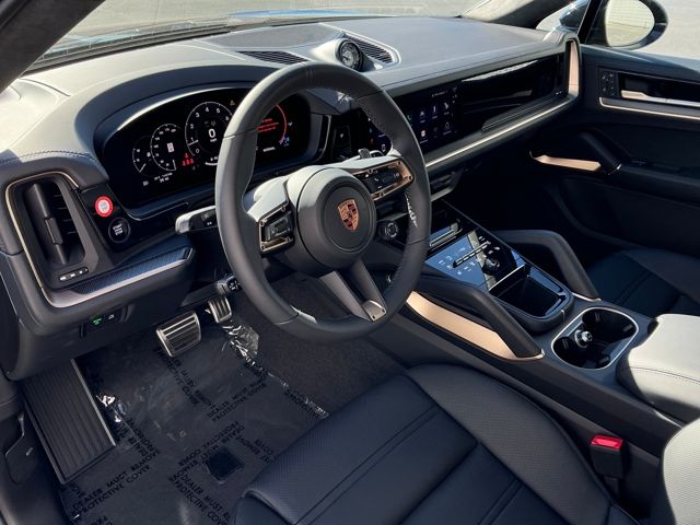 2026 Porsche Cayenne Coupe GTS photo 4