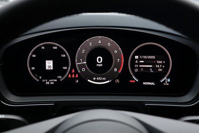 2025 Porsche Cayenne photo 2