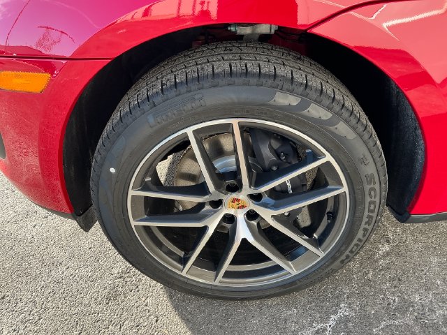 2026 Porsche Macan T - Photo 12