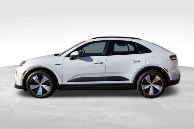 2024 Porsche Macan Electric 4 photo 3