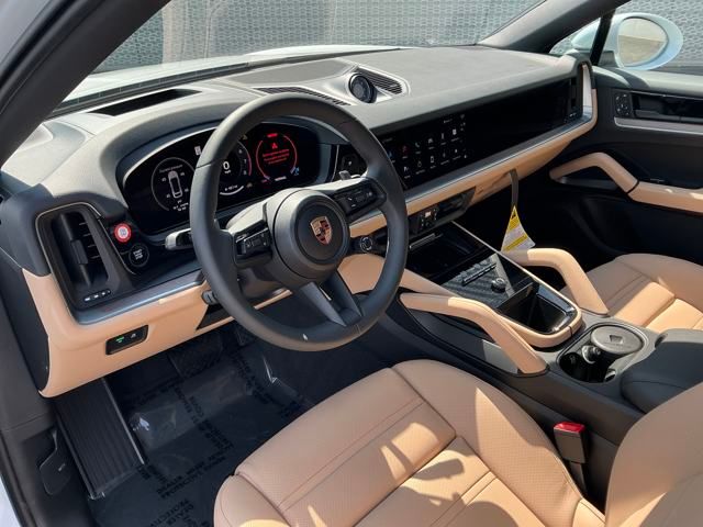 2025 Porsche Cayenne Coupe photo 4