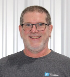 Staff member Steve Resell from f69b5cdfd72a