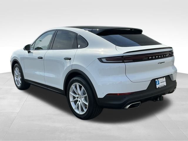 2025 Porsche Cayenne Coupe photo 3