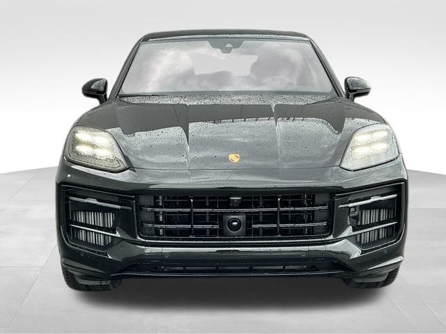 2025 Porsche Cayenne GTS photo 3