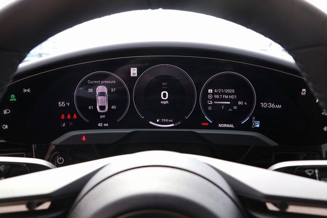 2025 Porsche Taycan photo 2