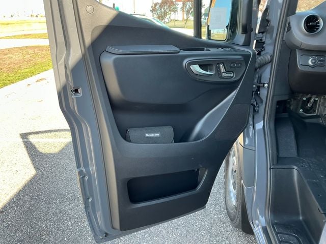 2025 Mercedes-Benz Sprinter Passenger Van Base - Photo 13