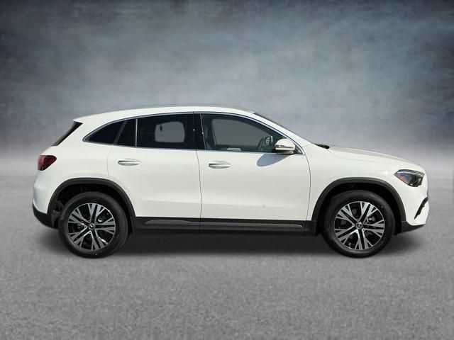 2025 Mercedes Benz GLA 250 4MATIC photo 3